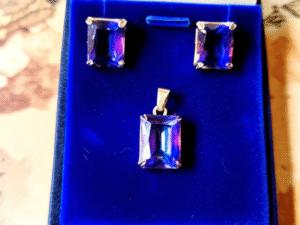 88.Elegant white Gold Plated Pendant Set with American Diamonds & White Glass Stones – Premium Party & Wedding Jewelry